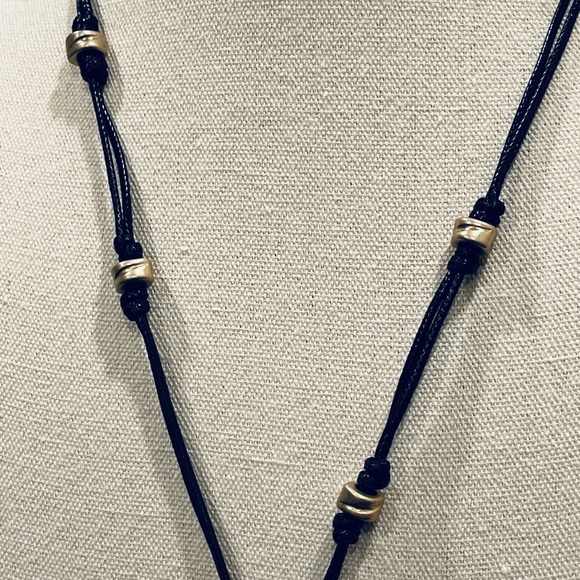 NWT Chico’s Elegant Black and Gold Pendant Necklace - Picture 3 of 5